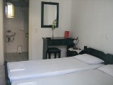 Room with 2 signle beds